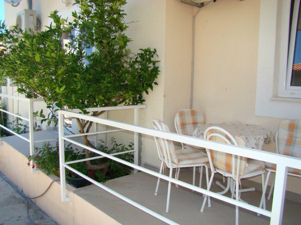 Apartments Ada Tučepi Exteriör bild